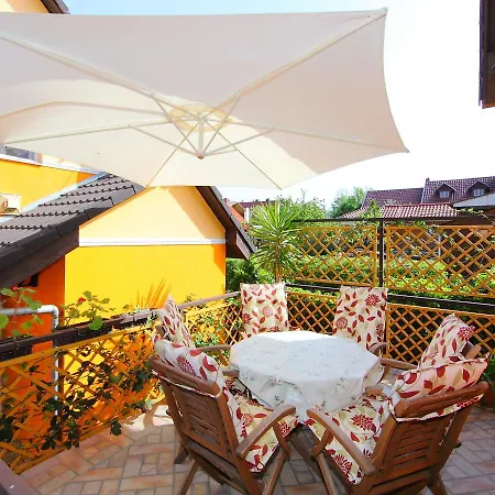 Apartment Balaton A2013 Holiday home Balatonszarszo